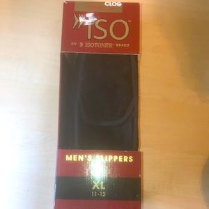 Isotoner XL mens memory foam slippers